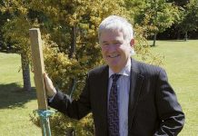 Aquinas deputy honoured by award